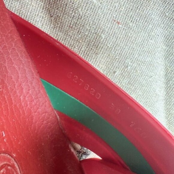 Gucci Women's Slides with Web Detail & Pink Sole – Chic & Comfortable - Picture 10 of 11